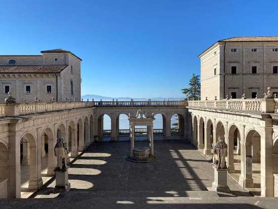 Monte Cassino war tours the Abbey now