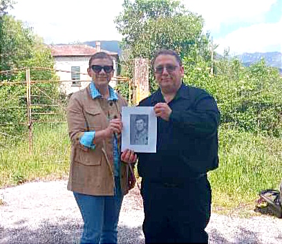 34th Division Battlefield Tour showing a picture 