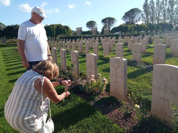 Monte Cassino Battlefield tours for Canadians Canadian gravestone