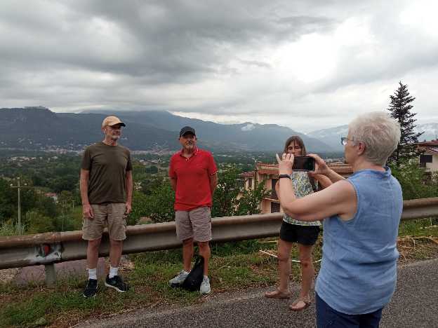 Monte Cassino Battlefield tours for Canadians taking pictures